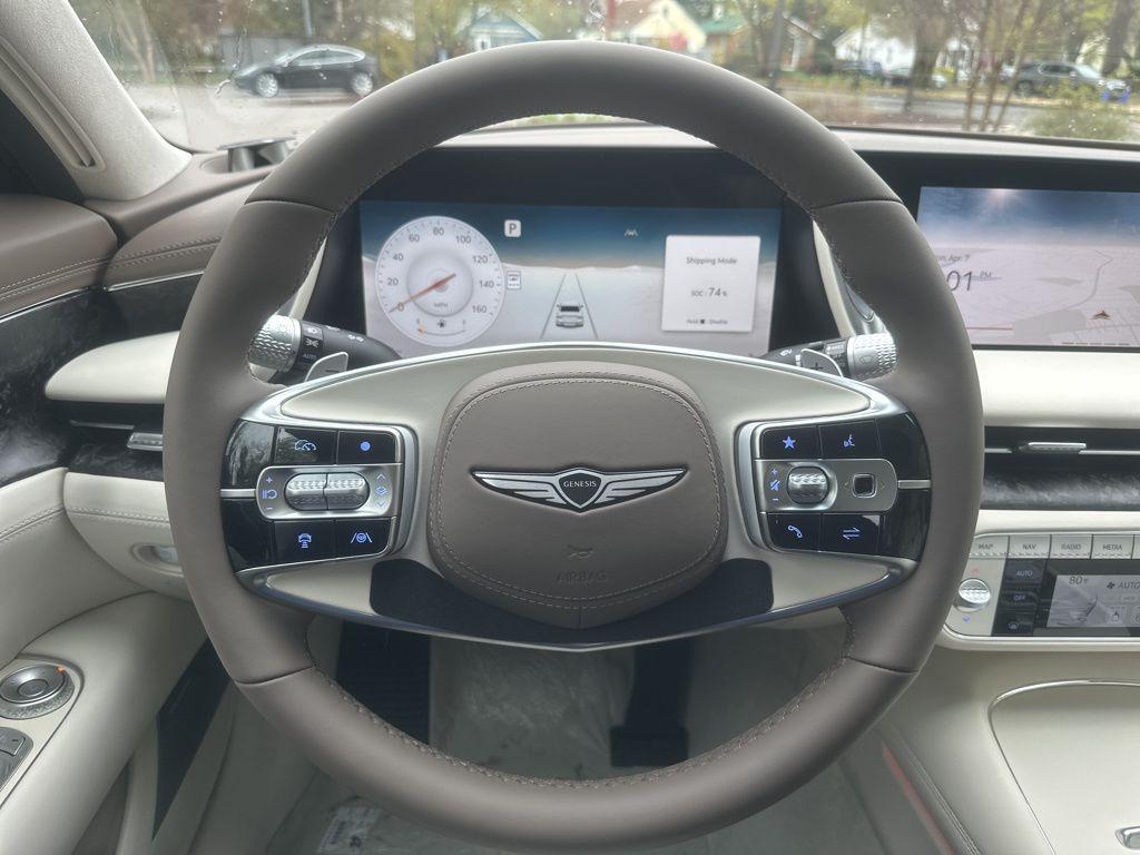 new 2025 Genesis G90 car, priced at $98,381