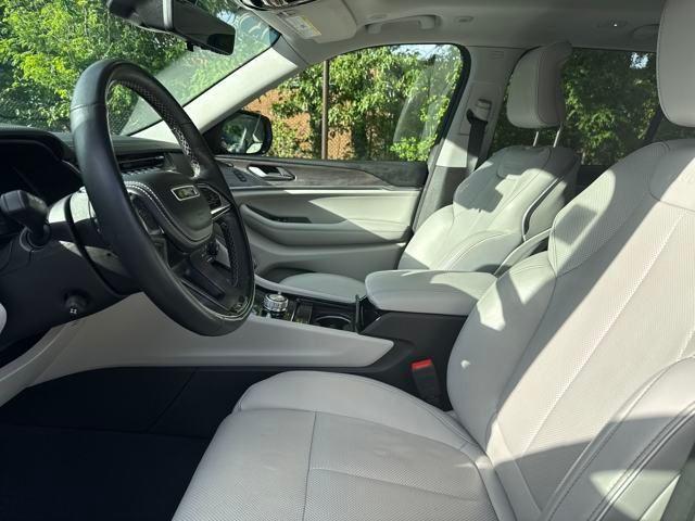 used 2023 Jeep Grand Cherokee car, priced at $37,199
