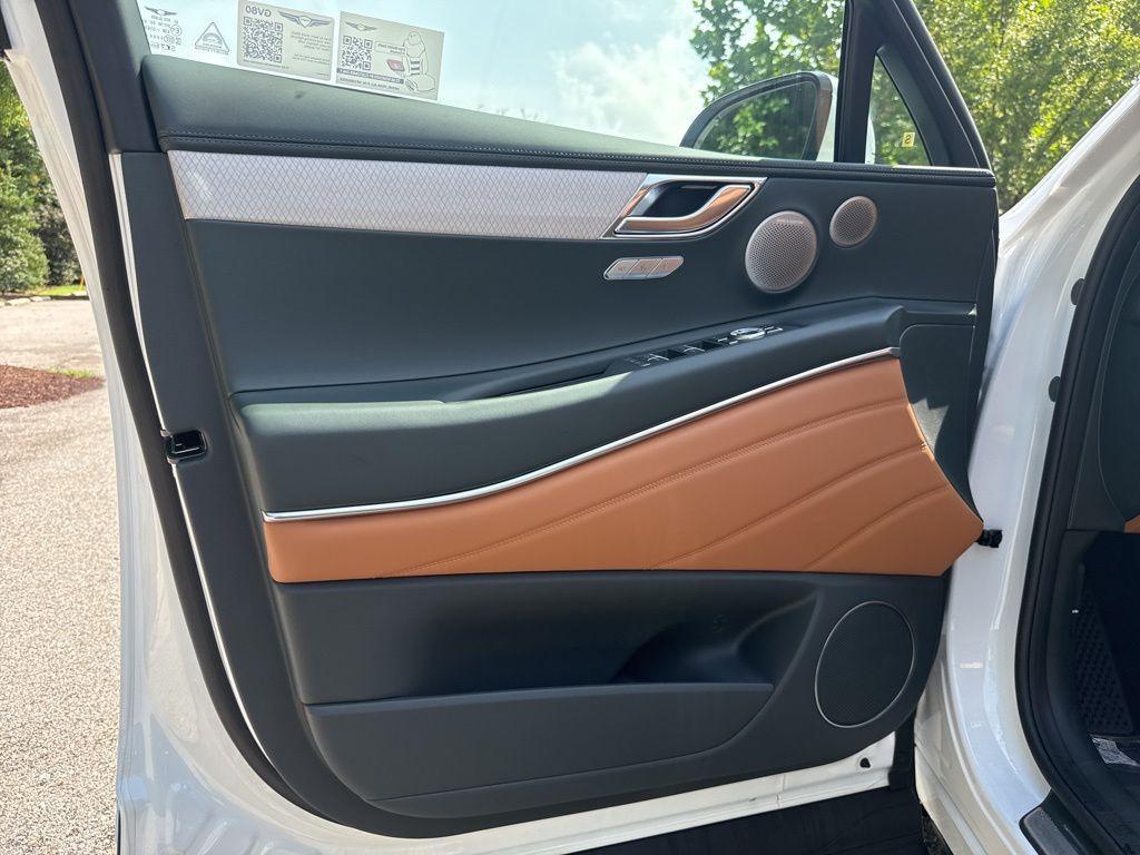 new 2025 Genesis GV80 car, priced at $75,739