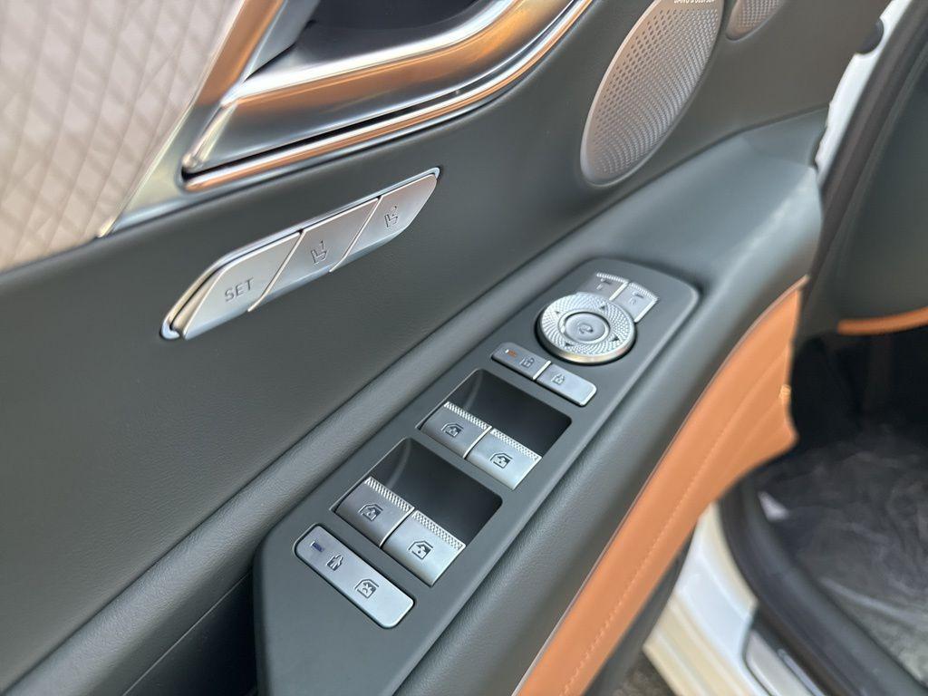 new 2025 Genesis GV80 car, priced at $75,739