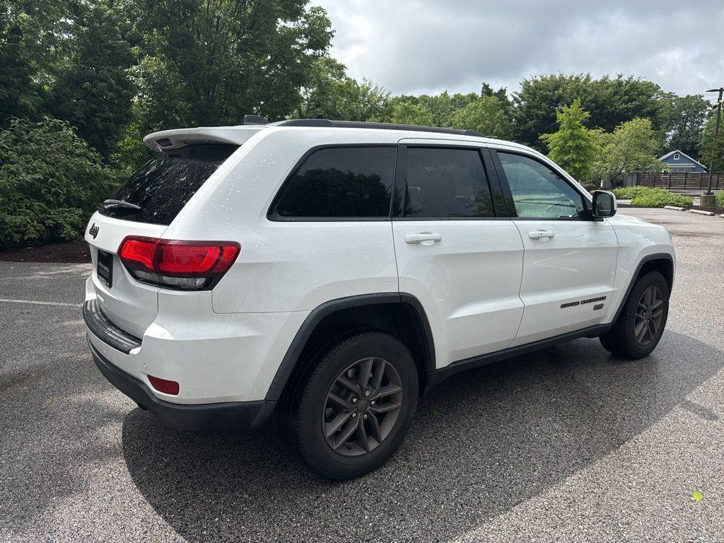 used 2016 Jeep Grand Cherokee car, priced at $13,253