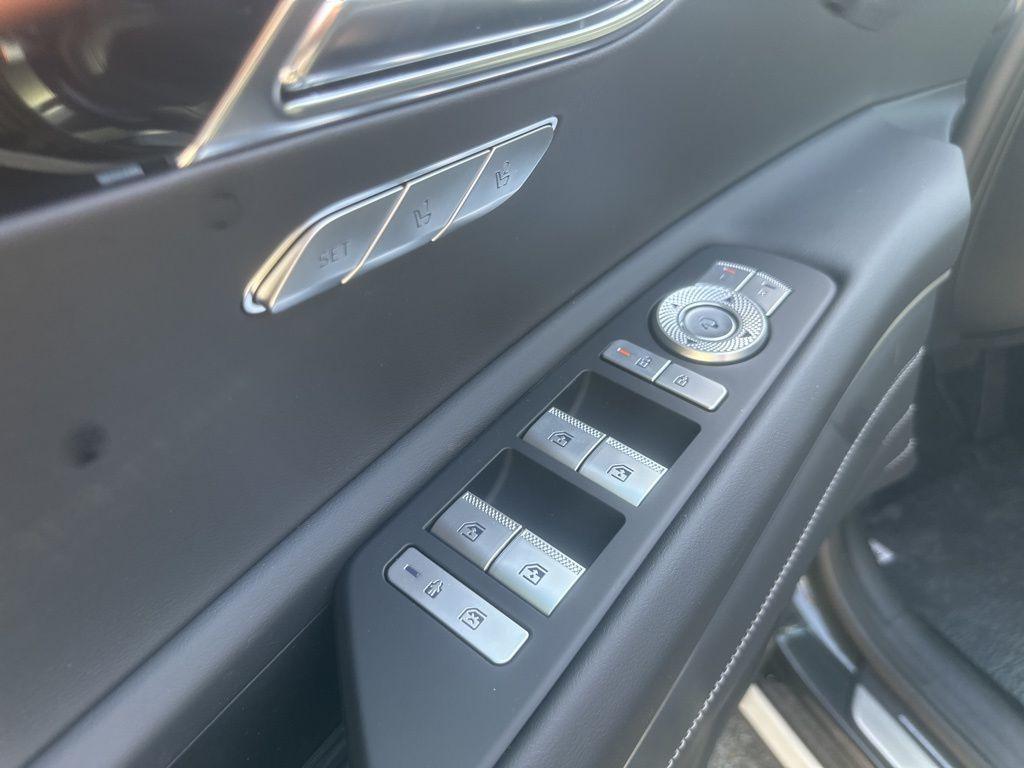 new 2025 Genesis GV80 car, priced at $60,655