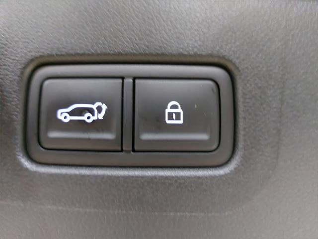 used 2025 Hyundai Santa Fe car, priced at $43,560