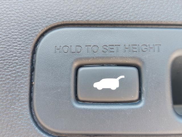 used 2023 Acura MDX car, priced at $41,470