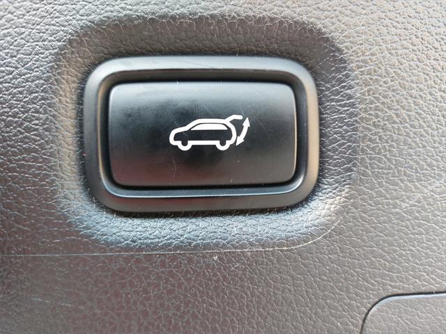 used 2022 Hyundai Santa Fe car, priced at $29,219