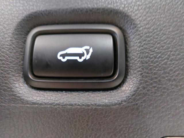 used 2020 Hyundai Santa Fe car, priced at $23,932