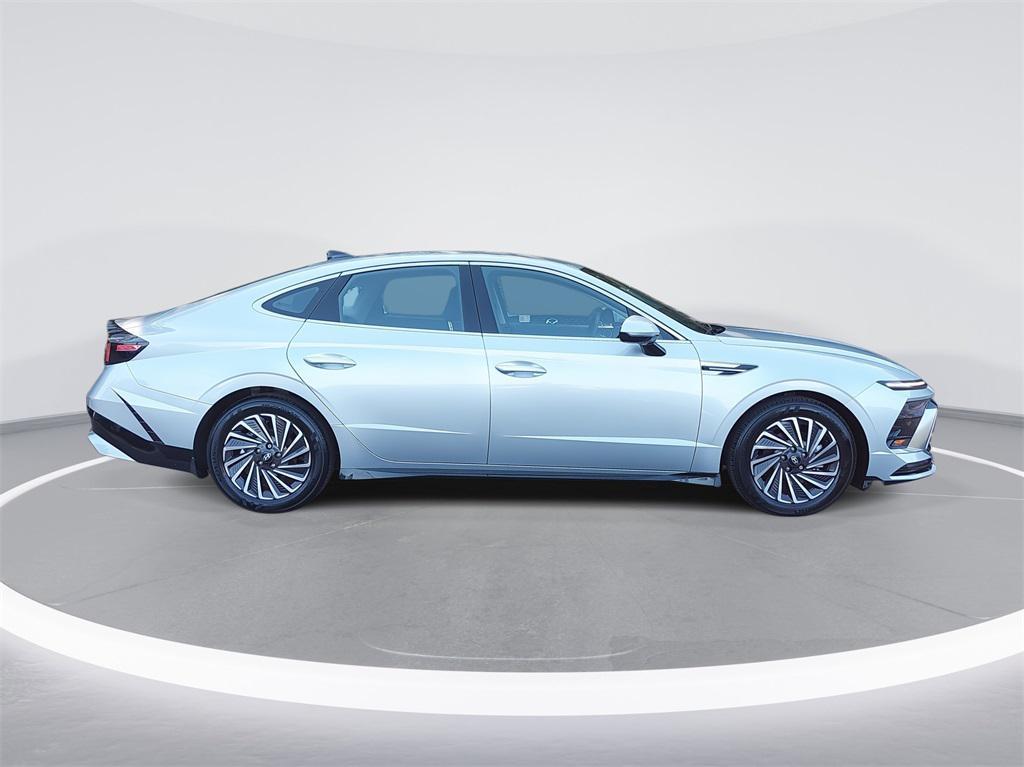 used 2024 Hyundai Sonata Hybrid car, priced at $27,261