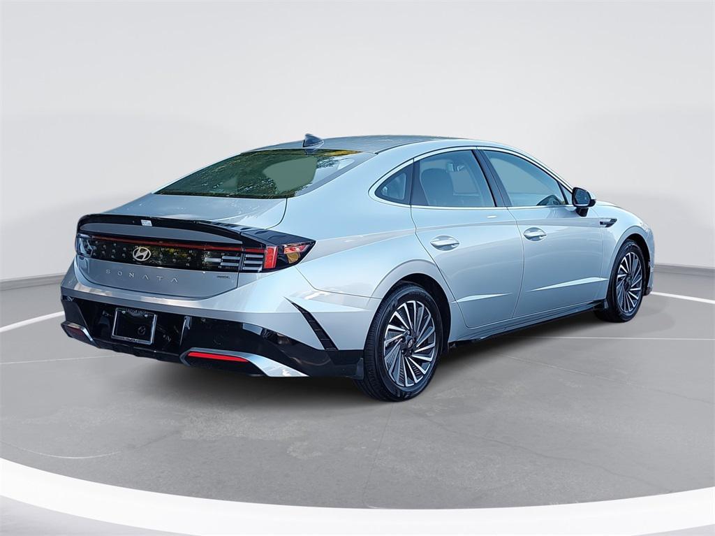 used 2024 Hyundai Sonata Hybrid car, priced at $27,261