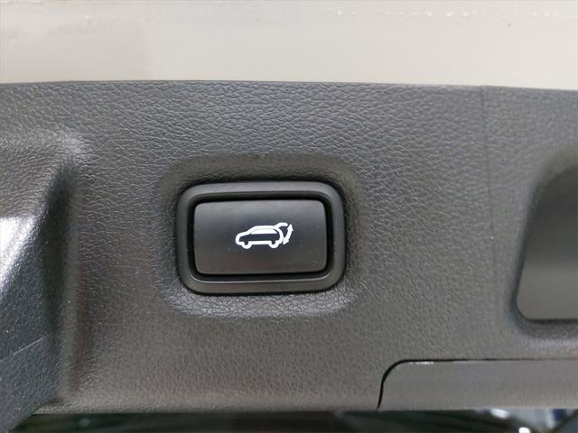 used 2023 Hyundai Santa Fe car, priced at $28,993