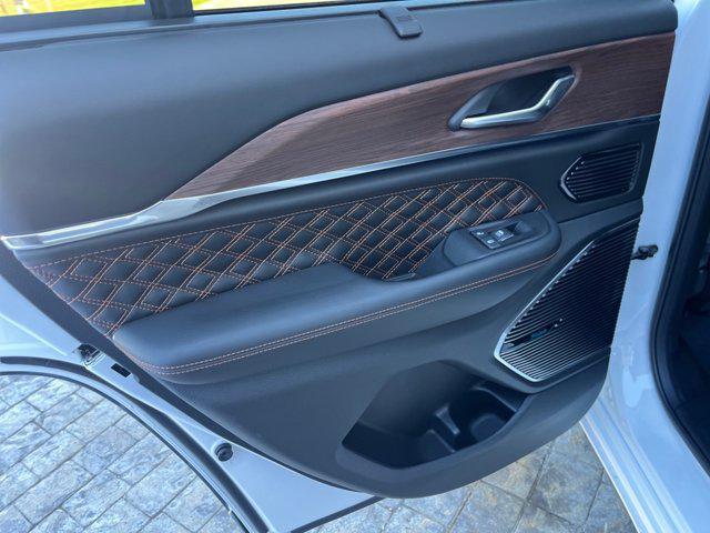 new 2025 Jeep Grand Cherokee car, priced at $65,046