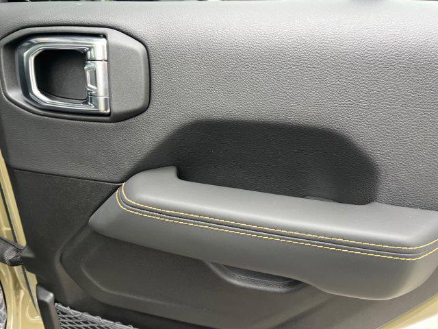 new 2025 Jeep Gladiator car, priced at $45,598