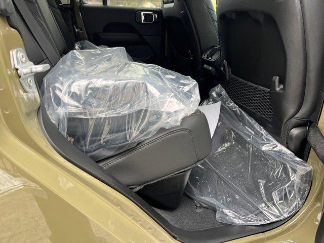 new 2025 Jeep Gladiator car, priced at $45,598