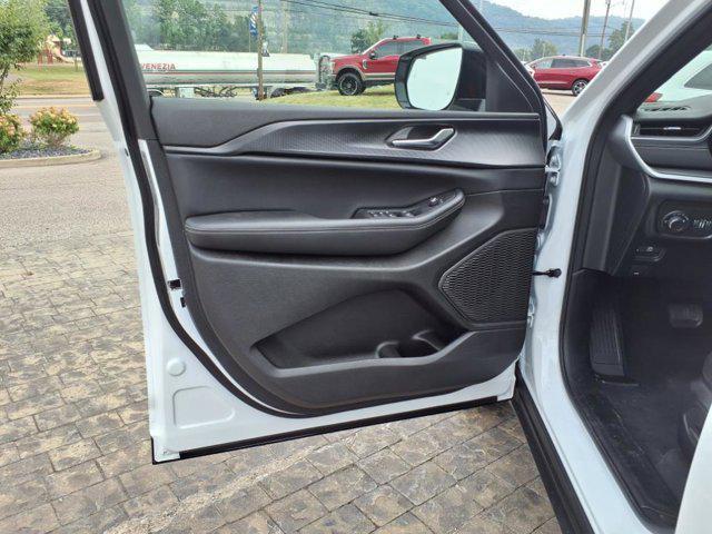 new 2025 Jeep Grand Cherokee L car, priced at $42,187