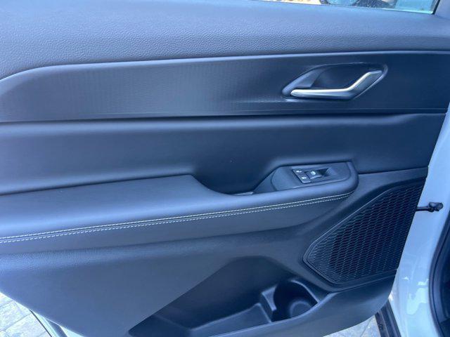 new 2025 Jeep Grand Cherokee L car, priced at $40,178