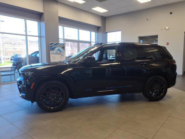 new 2025 Jeep Grand Cherokee car, priced at $65,564