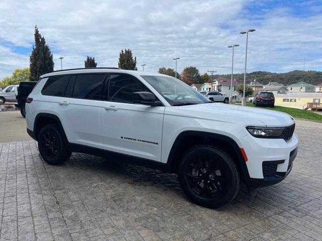 new 2025 Jeep Grand Cherokee L car, priced at $42,622