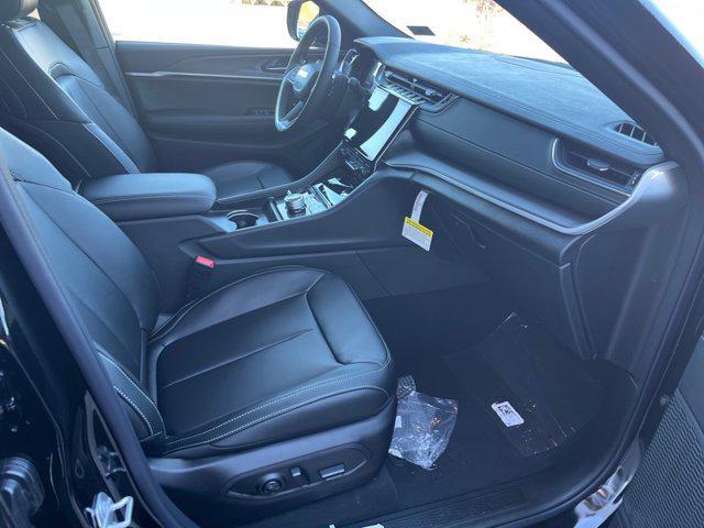 new 2025 Jeep Grand Cherokee car, priced at $44,747