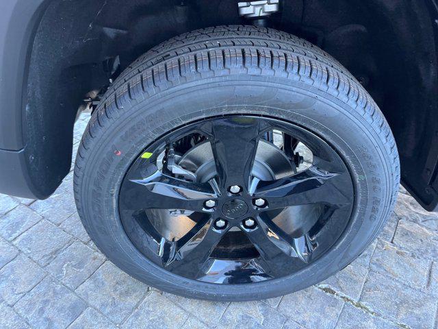 new 2025 Jeep Grand Cherokee car, priced at $44,747