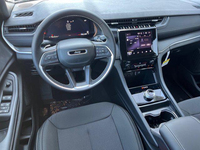 new 2025 Jeep Grand Cherokee car, priced at $36,799