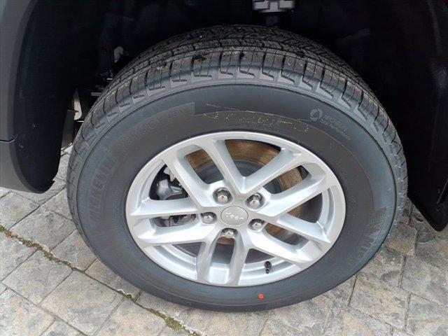 new 2025 Jeep Grand Cherokee L car, priced at $38,699