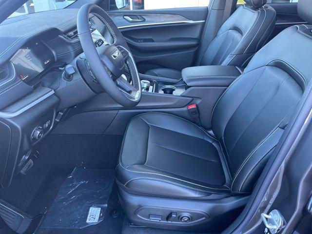 new 2025 Jeep Grand Cherokee car, priced at $47,804