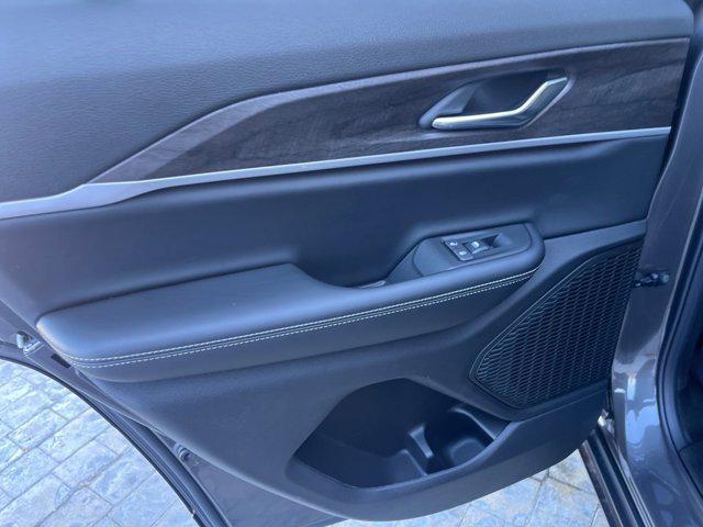 new 2025 Jeep Grand Cherokee car, priced at $47,804