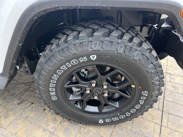 new 2025 Jeep Gladiator car, priced at $42,308