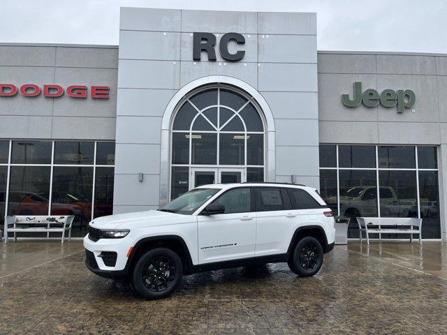 new 2025 Jeep Grand Cherokee car, priced at $40,722