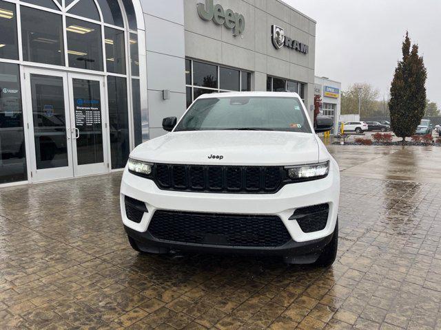 new 2025 Jeep Grand Cherokee car, priced at $40,722