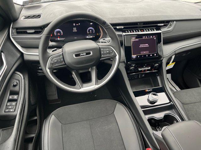 new 2025 Jeep Grand Cherokee car, priced at $40,722