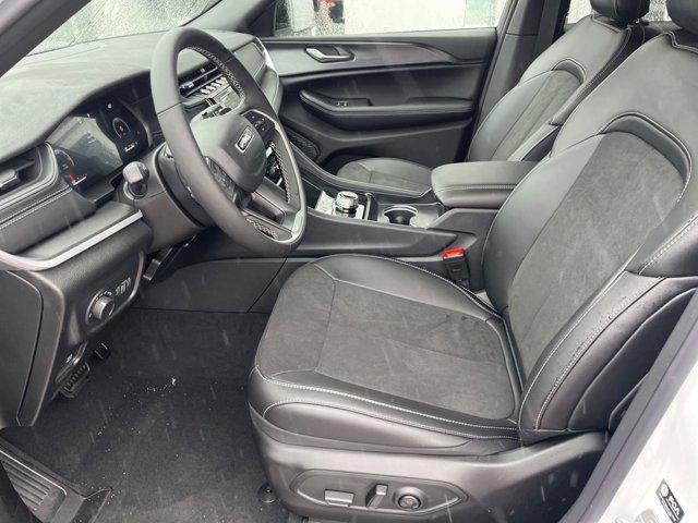 new 2025 Jeep Grand Cherokee car, priced at $40,722