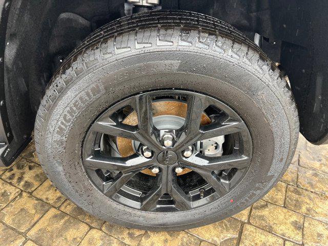 new 2025 Jeep Grand Cherokee car, priced at $40,722