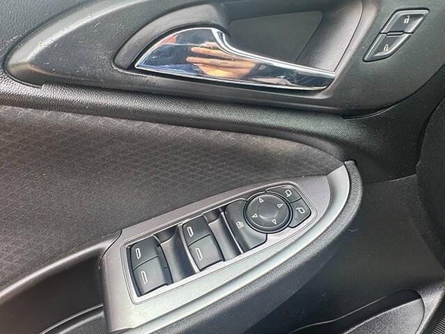 used 2016 Chevrolet Malibu car, priced at $9,495