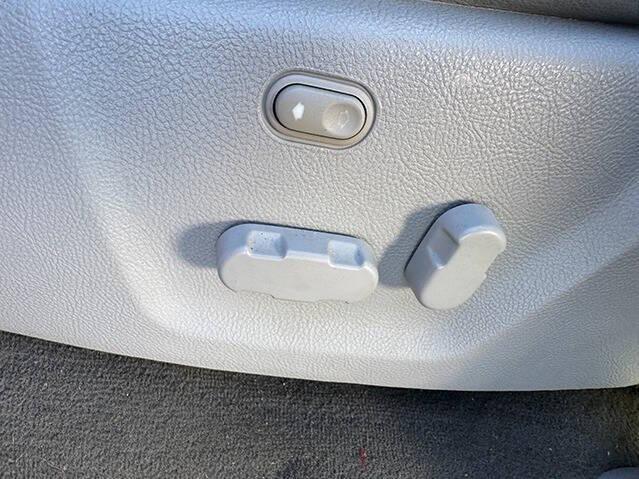 used 2005 Lincoln Navigator car, priced at $3,995