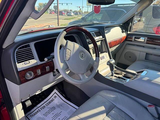 used 2005 Lincoln Navigator car, priced at $3,995