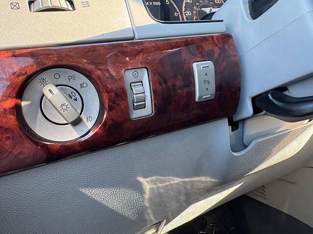 used 2005 Lincoln Navigator car, priced at $3,995