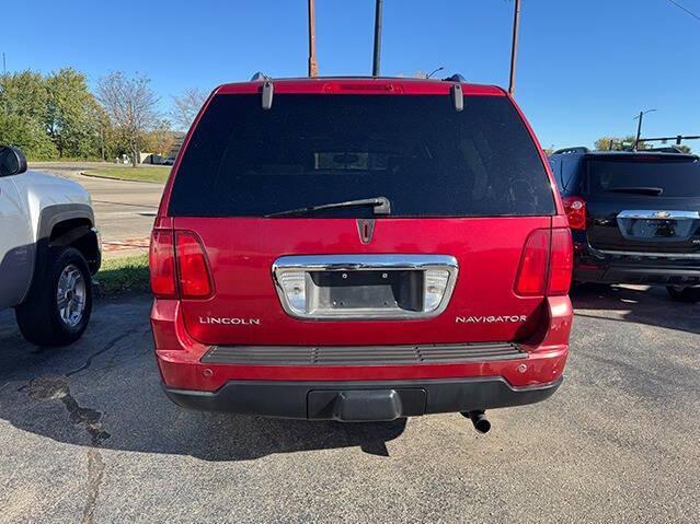 used 2005 Lincoln Navigator car, priced at $3,995