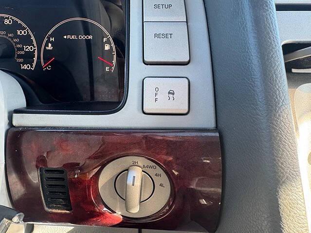 used 2005 Lincoln Navigator car, priced at $3,995