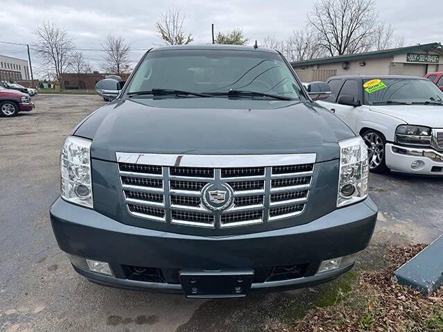 used 2008 Cadillac Escalade car, priced at $7,995