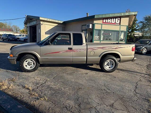 used 2000 Chevrolet S-10 car, priced at $5,995