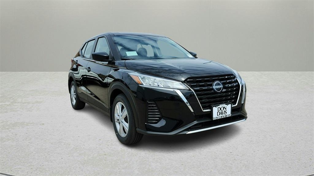 new 2025 Nissan Kicks Play car, priced at $21,620