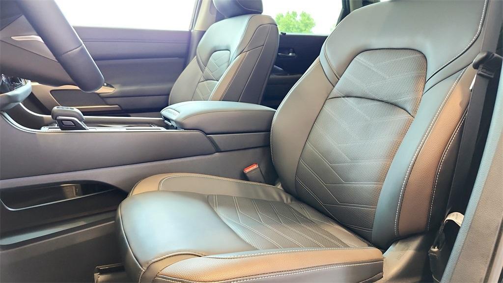 new 2025 Nissan Pathfinder car, priced at $47,552
