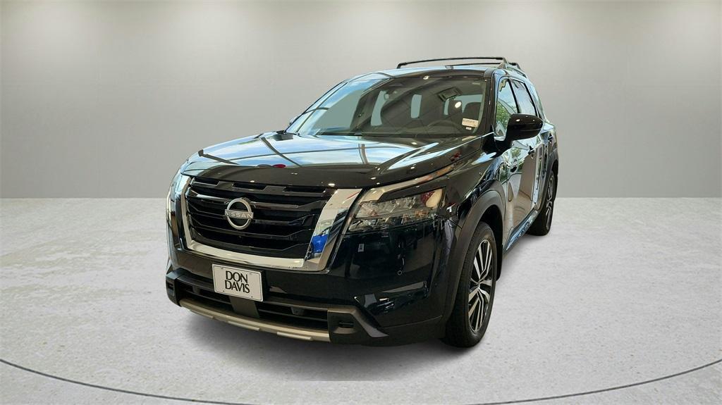 new 2025 Nissan Pathfinder car, priced at $47,552