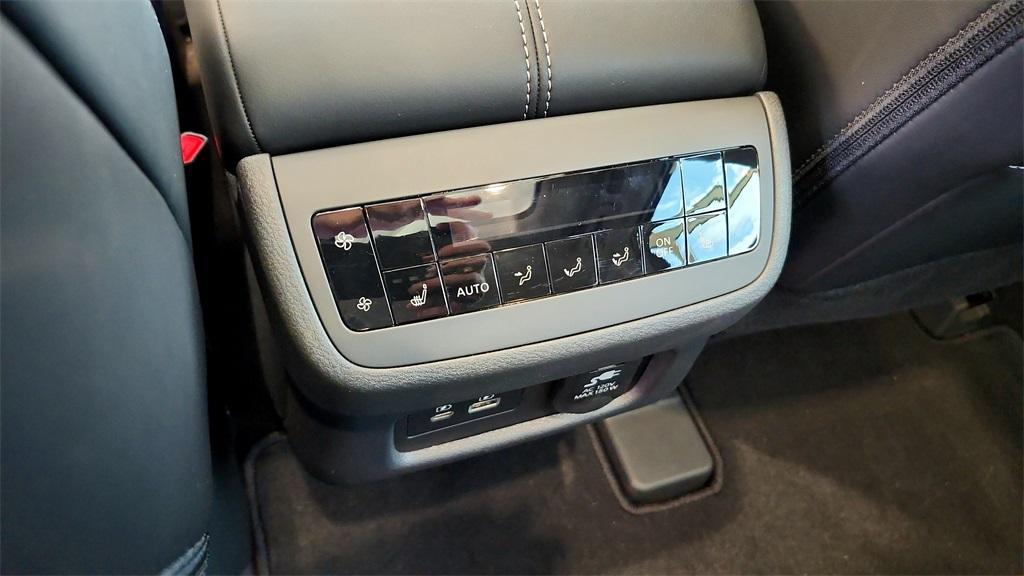 new 2025 Nissan Pathfinder car, priced at $47,552