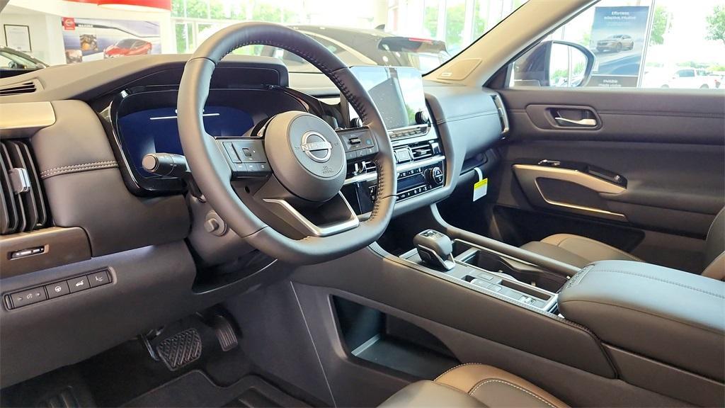 new 2025 Nissan Pathfinder car, priced at $47,552