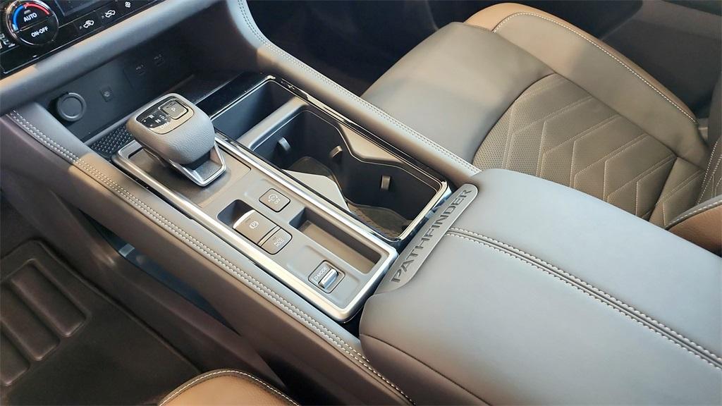 new 2025 Nissan Pathfinder car, priced at $47,552