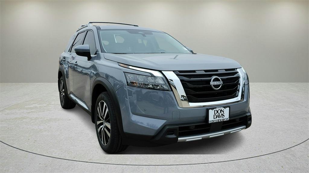 new 2025 Nissan Pathfinder car, priced at $48,669
