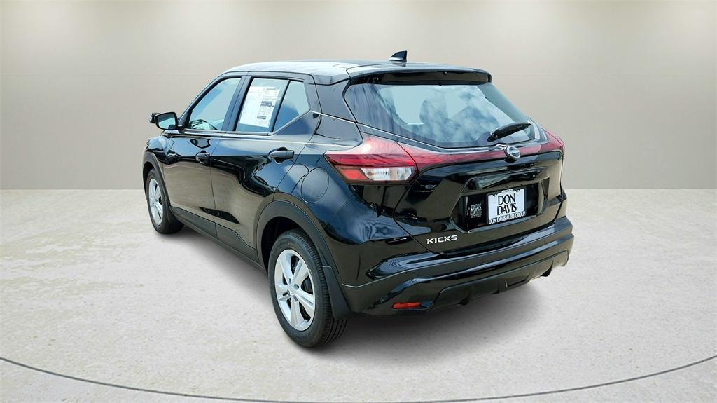 new 2025 Nissan Kicks Play car, priced at $19,857
