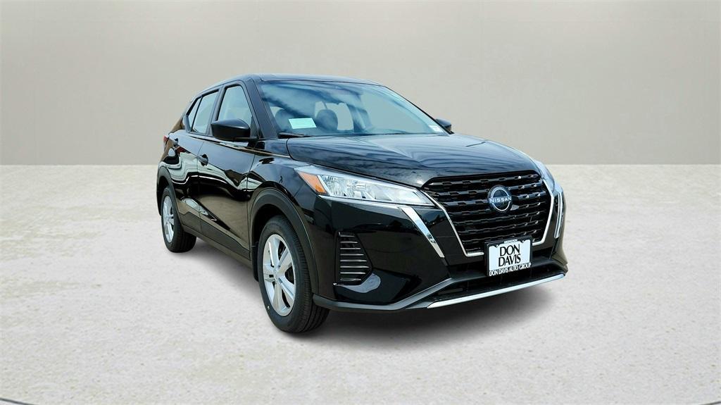 new 2025 Nissan Kicks Play car, priced at $19,857