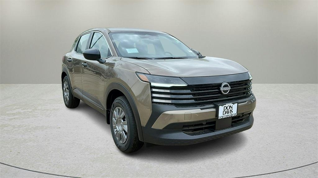 new 2025 Nissan Kicks car, priced at $23,220